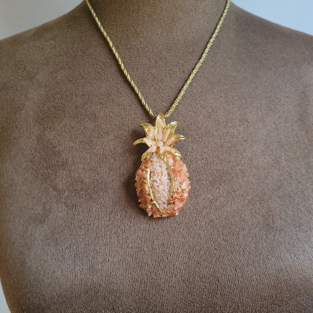 Gold Tone Pink Faux Coral Chip Pineapple Pendant Necklace 2.25" x 1.25"